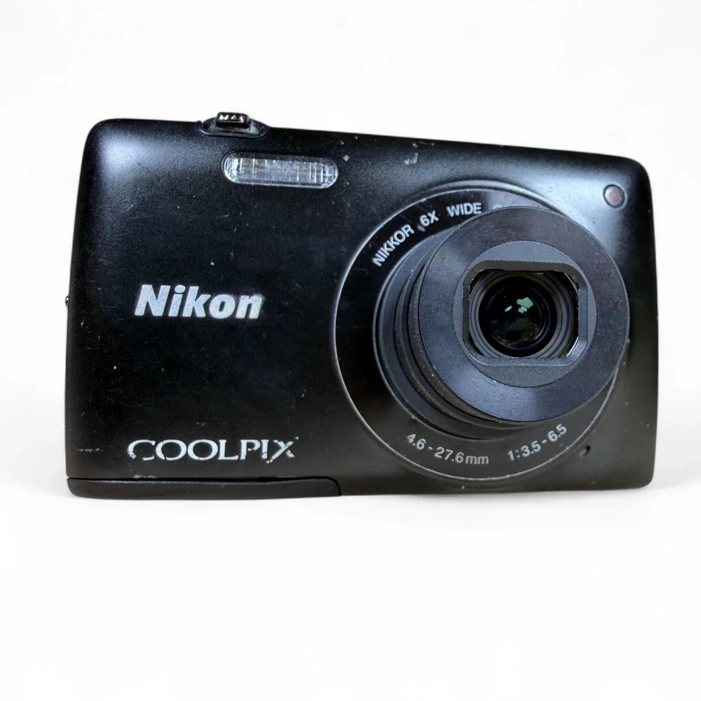 Nikon Coolpix S4200 16MP Digital Camera Bundle Black w/ Charger + Battery Tested